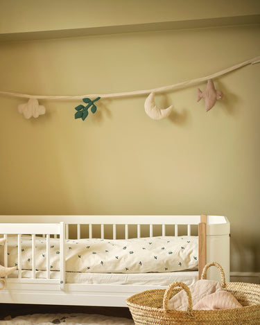 Textile garland